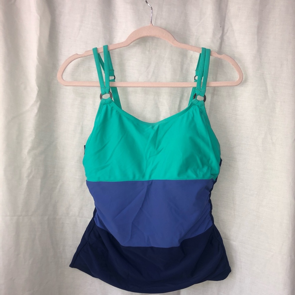 Super cute super comfortable swimsuit top